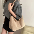 Cartera Crossbody de Pana Media Luna