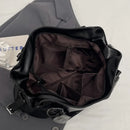 Bolso Hobo XL con Remaches y Doble Cierre