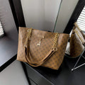 Bolso Tote Monograma con Cadena Dorada y Dije