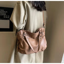 Bolso Hobo XL con Remaches y Doble Cierre