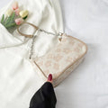 Cartera Baguette Flores 3D · Cadena Plateada