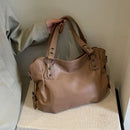 Bolso Hobo XL con Remaches y Doble Cierre