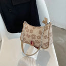 Cartera Baguette Flores 3D · Cadena Plateada