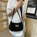 Bolso baguette mujer color negro con moño plateado metálico estilo coquette y2k