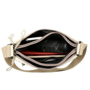 Cartera bandolera con 3 compartimentos abiertos organizada por dentro