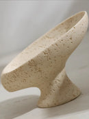 Jabonera wabi-sabi de travertino con textura natural y terminación mate