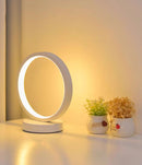 Lámpara de mesa aro LED 20cm regulable USB para dormitorio, living o escritorio