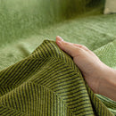 Manta cubre sofá jacquard espiga verde con textura en relieve tipo chenille