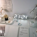 Reloj digital LED 3D de mesa y pared en ambiente minimalista, ideal dormitorio