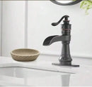 Set de baño de resina efecto piedra en uso, práctico para rutina diaria