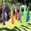 Toalla de microfibra de secado rápido en colores variados secándose al aire libre rápido